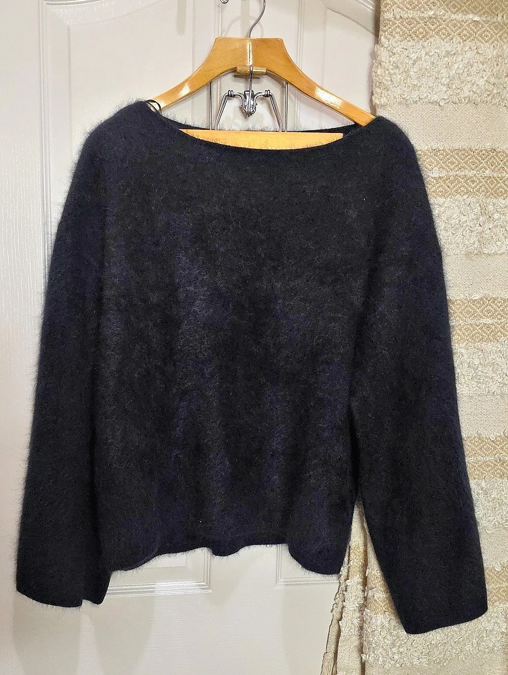 BR Brushed Cashmere Boat Neck Black Size Relaxed Large Statement Sleeve